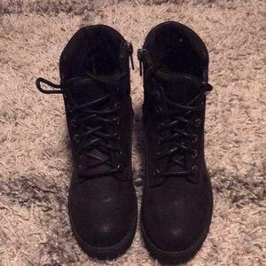 Crown Vintage Boots